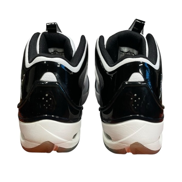 Air Jordan Play in these Q athletic shoes. White/Metallic/Silver-Black. Sz 10.5M main image 6